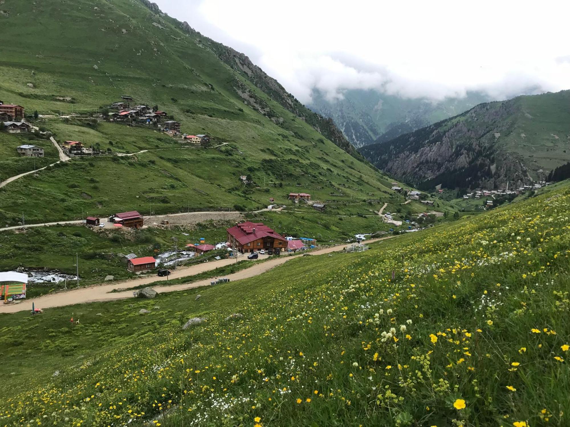 Yedigoller & Restaurant Hotel